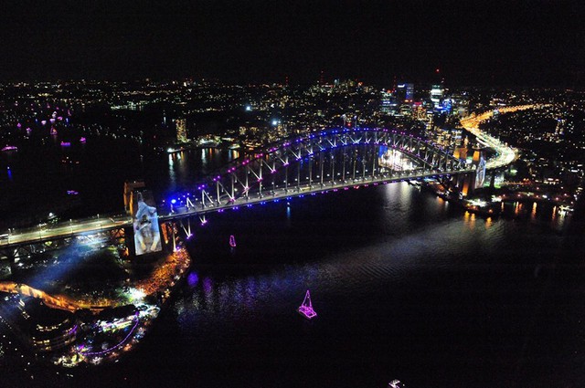 Cầu Cảng tại Sydney trở lại với không khí tĩnh lặng sau buổi trình diễn pháo hoa đẹp mắt. Ảnh: Cảnh sát New South Wales.