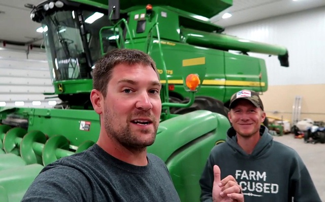 Chàng nông dân kiếm tiền từ Youtube gấp năm lần làm nông - Ảnh 1.