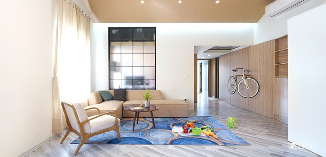 Ngôi nhà 2 tầng mái dốc với trần bằng gỗ ẩn mình trong căn hộ chung cư 103m² ở Hà Nội - Ảnh 6.
