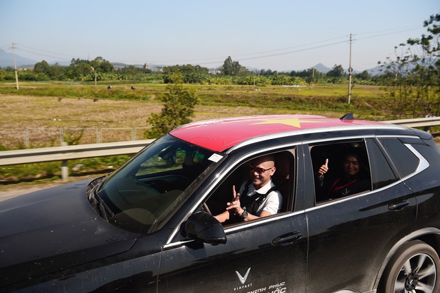 Gần 100 xe VinFast khởi động hành trình 1.000km chinh phục địa đầu tổ quốc - Ảnh 6.