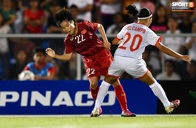 Đội trưởng tuyển nữ Việt Nam đổ gục xuống sân vì kiệt sức sau khi cùng đồng đội giành quyền vào chung kết SEA Games 30 - Ảnh 10.