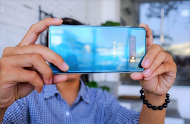 Loạt smartphone giảm giá nhiều nhất năm 2019 - Ảnh 2.