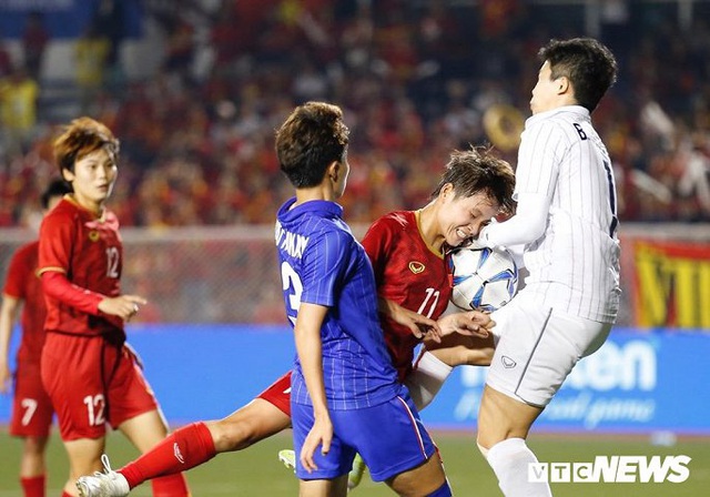 Kiên cường đánh bại Thái Lan, tuyển bóng đá nữ Việt Nam vô địch SEA Games 30 - Ảnh 1.