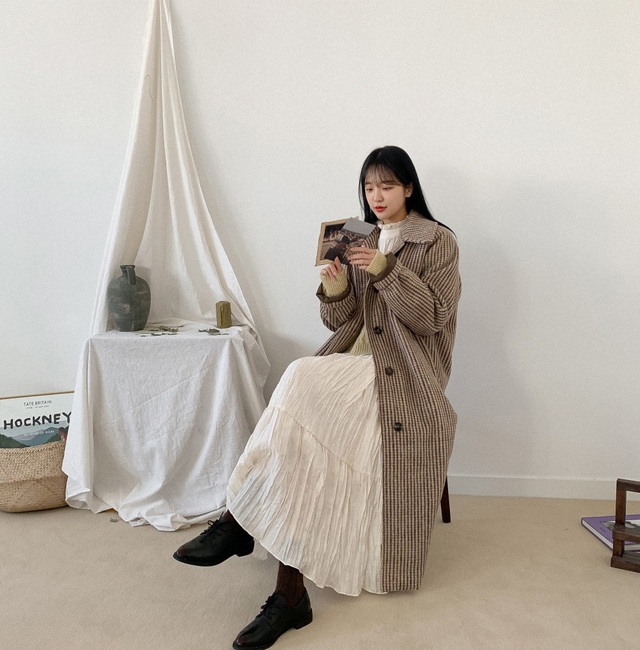 Nghĩ tưởng đơn giản nhưng kh&ocirc;ng phải n&agrave;ng n&agrave;o cũng biết 4 mẫu &aacute;o kho&aacute;c kết hợp ăn &yacute; nhất với v&aacute;y - Ảnh 13.