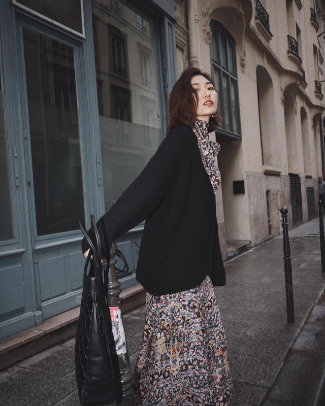 Nghĩ tưởng đơn giản nhưng kh&ocirc;ng phải n&agrave;ng n&agrave;o cũng biết 4 mẫu &aacute;o kho&aacute;c kết hợp ăn &yacute; nhất với v&aacute;y - Ảnh 9.