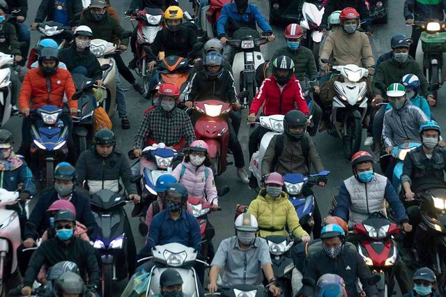 Hà Nội: Cao tốc tắc dài, dân băng ruộng về nhà sau kỳ nghỉ Tết