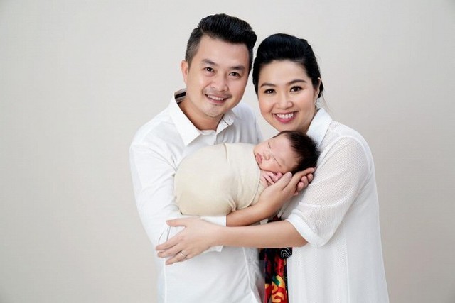 Lê Khánh vừa cùng chồng đón niềm vui con trai chào đời cách đây 3 tháng.
