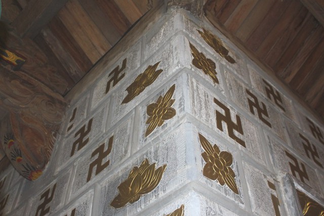 
Toàn hộ hệ thốngcác tường của chùa được khắc gần 3.000 chữ Vạn với diện tích 420m2. Ảnh: Đ.Tùy
