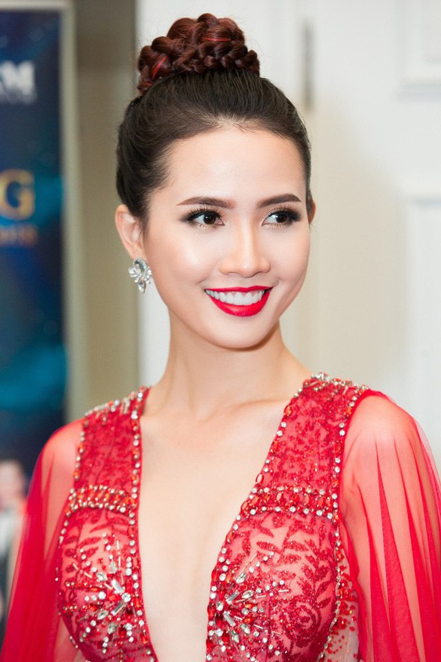 
Hoa hậu Phan Thị Mơ
