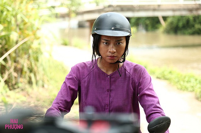 Ngô Thanh Vân chạy xe máy trong phim dù không quen lái xe.