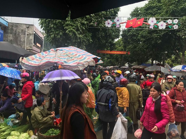 
Co Sầu là phiên chợ đặc biệt của người dân huyện Trùng Khánh, Cao Bằng vào dịp cuối năm. Ảnh: N.Đạt
