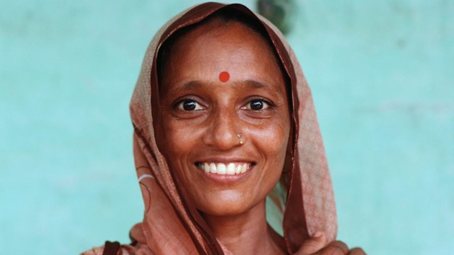 Chấm đỏ bindi tượng trưng cho sức mạnh của phụ nữ Ấn Độ. Ảnh: NPR