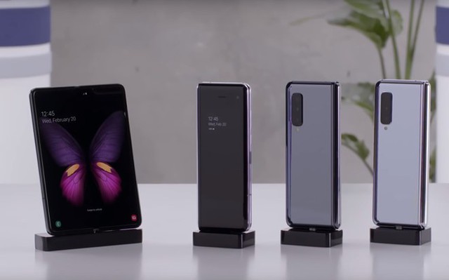 
Galaxy Fold là smartphone đầu tiên có màn hình gập của Samsung. Ảnh: Samsung.
