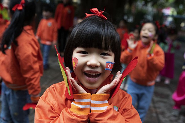 Trẻ em Việt Nam tại trường mầm non hữu nghị Việt - Triều học tiếng Hàn để thể hiện sự tôn trọng mối quan hệ lịch sử của hai nước. (Ảnh: Korea Times)