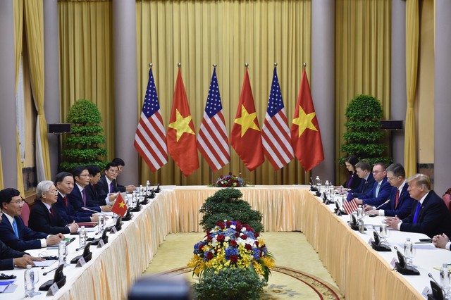 
Tổng Bí thư, Chủ tịch nước Nguyễn Phú Trọng hội đàm với Tổng thống Donald Trump. Ảnh VGP/Nhật Bắc
