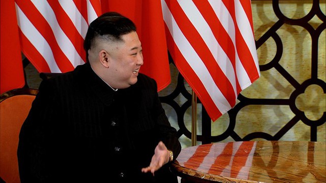 Trên Báo Tin tức của Thông tấn xã Việt Nam đăng tải, Chủ tịch Kim Jong-un nói: Chúng ta đã đạt được nhiều thành tựu. Tôi nghĩ rằng đây là thời điểm gặp nhau, tạo ra một hội nghị tuyệt vời. Tôi đảm bảo rằng tôi sẽ cố gắng hết sức để mang lại kết quả tốt nhất cho hội nghị này. Khi được hỏi liệu có tự tin đạt được thỏa thuận với Mỹ, Chủ tịch Kim Jong-un cho biết: Còn quá sớm để nói điều đó. Nhưng tôi cũng sẽ không nói mình bi quan đâu.