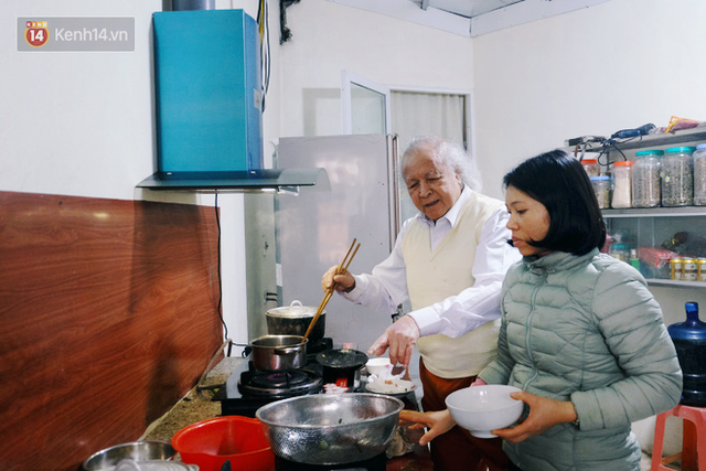 Trong vườn có đủ thức ăn, anh ấy luôn là người đứng bếp và nấu bất kỳ món gì tôi thích.
