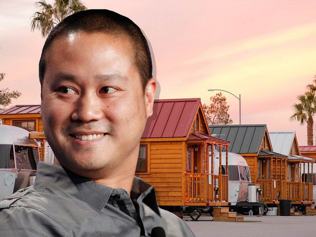 
Trong khi đó, Giám đốc điều hành Zappos, Tony Hsieh sống trong một xe kéo di động ở Las Vegas có tên Llamapolis mà anh đã tự tạo ra vào năm 2014 như một phần trong nỗ lực của mình để hồi sinh thành phố.
