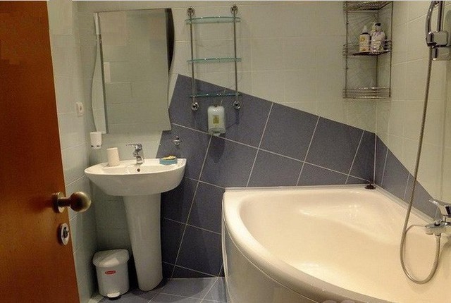 
Phòng tắm này không khác gì không gian 3 chiều, tạo cho bạn cảm giác cực ảo.
