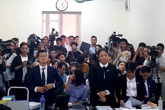 
Đạo diễn Việt Tú tham dự phiên xét xử tác quyền vở Ngày xưa
