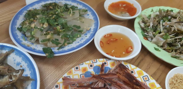 
Món nộm da trâu là món ăn không thể thiếu trong bữa cơm của người Thái.
