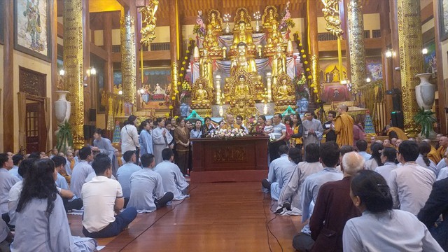Sau thông tin báo chí đăng tải, chùa Ba Vàng tổ chức buổi pháp thoại với Phật tử và truyền trực tiếp trên các kênh mạng xã hội nhằm “minh oan” cho việc “thỉnh vong”.