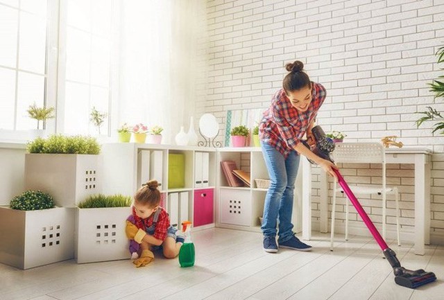 Trẻ có thể thực hiện các công việc từ nhỏ đến lớn dần (Ảnh minh họa)