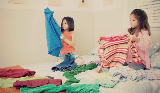 Mẹ không cần đưa ra quá nhiều phần thưởng và lời khen ngợi, nhưng hãy chú ý đến những nỗ lực của con hơn là kết quả (Ảnh minh họa)