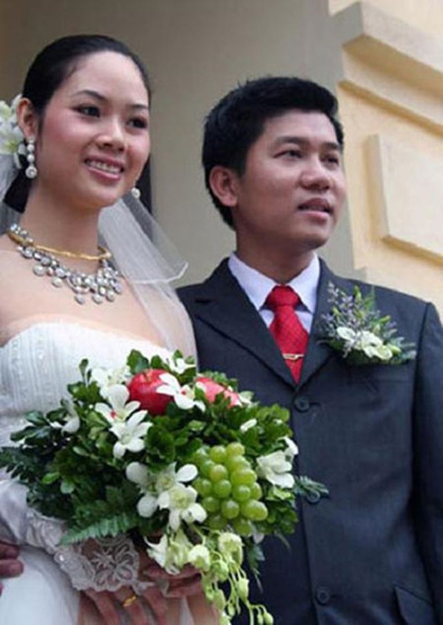 Hình ảnh hiếm hoi trong hôn lễ của người đẹp vài năm sau đăng quang.