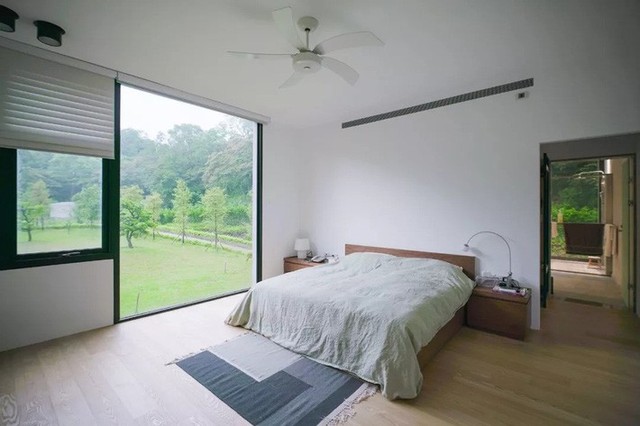 
Phòng ngủ đơn giản, ấm cúng.

