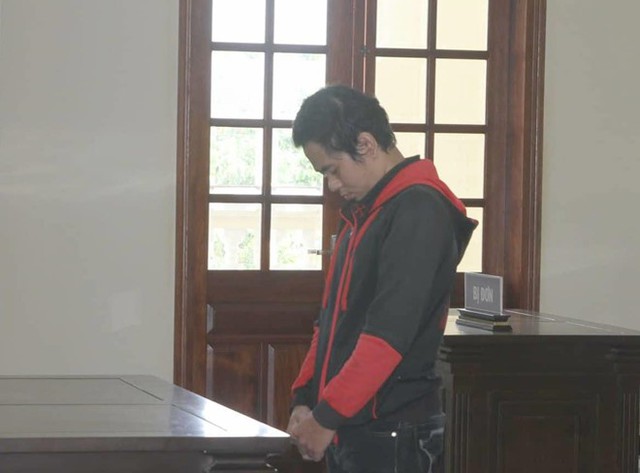 
Nam thanh niên 22 tuổi tại phiên toà. Ảnh: Anh Minh. 

