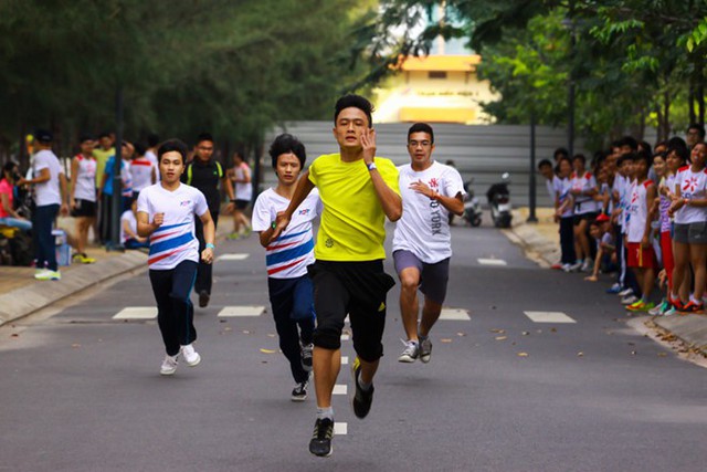 
Chương trình Sức khoẻ Việt Nam phát động phong trào 10.000 bước chân mỗi ngày, khuyến khích người dân tham gia và duy trì thói quen vận động thể lực bằng hình thức đi bộ. Ảnh minh hoạ
