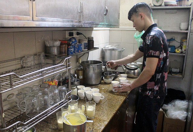 
 Theo ước tính khoảng 3.000 cốc cafe trứng được phục vụ tại Trung tâm báo chí Hội nghị thượng đỉnh Mỹ - Triều
