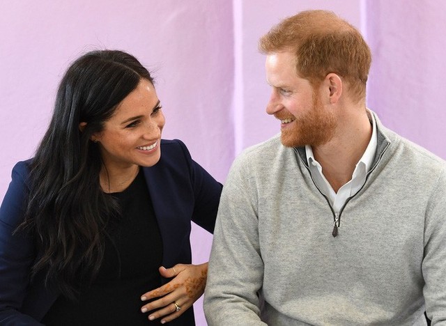 Hoàng tử Harry chưa từng gặp cha đẻ của Meghan.