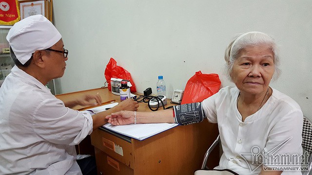 Ch&iacute;nh thức c&ocirc;ng nhận giảng vi&ecirc;n l&agrave; b&aacute;c sĩ chuy&ecirc;n khoa II tương đương tiến sĩ (Ảnh: VietNamNet)