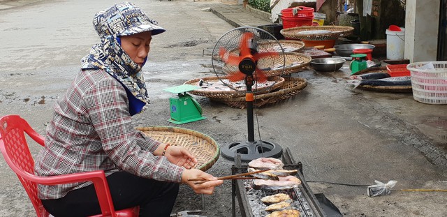 
Ngày 8/3 đối với nhiều người chỉ là ước mơ kiếm đủ tiền trang trải cho cuộc sống.
