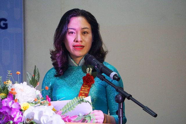 
Bà Phan Thị Thu Hương- Phó Cục trưởng Cục Phòng, Chống HIV/AIDS kêu gọi người nhiễm HIV nên tham gia BHYT để đảm bảo việc điều trị được suốt đời

