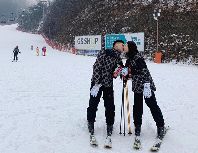 Thu Hương và chồng trong tuần trăng mật tại Hàn Quốc.