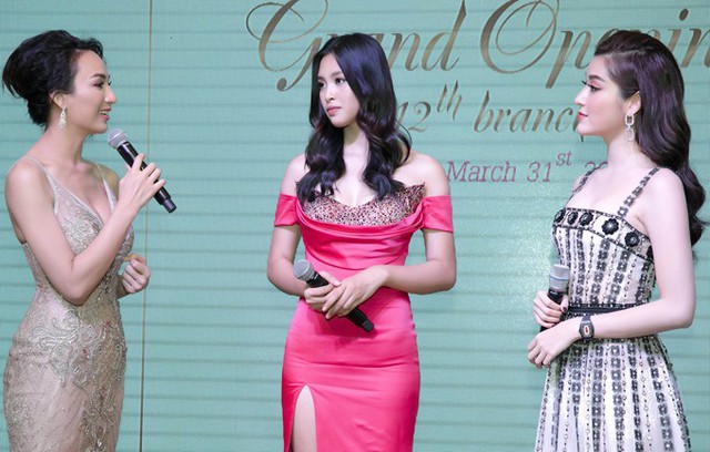 Hai người đẹp c&ugrave;ng giao lưu v&agrave; chia sẻ b&iacute; quyết chăm s&oacute;c ngoại h&igrave;nh với MC Ngọc Diễm.