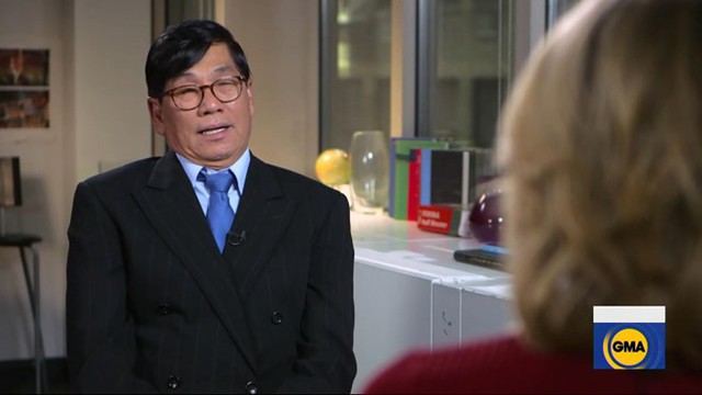Ông David Dao trong cuộc phỏng vấn với ABC News. Ảnh chụp màn hình.