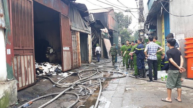 
Hiện trường vụ cháy lớn ở Trung Văn.
