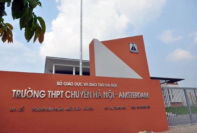 
Năm học 2019-2020, học sinh thi 3 m&ocirc;n tuyển sinh v&agrave;o lớp 6 trường n&agrave;y.
