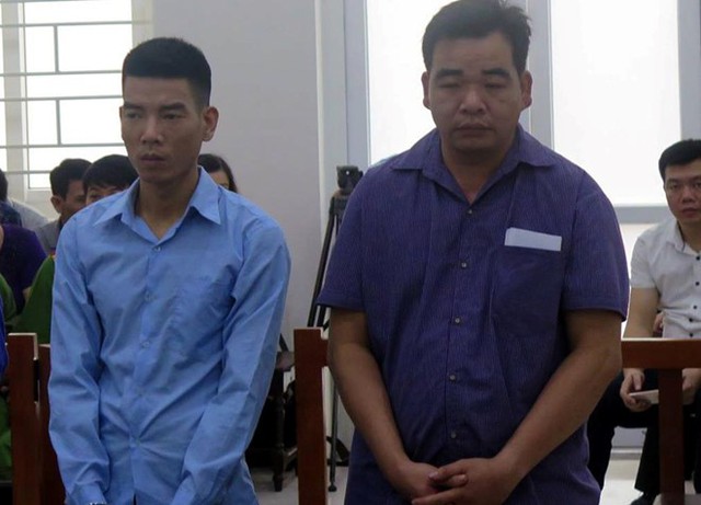 Hai bị cáo Nguyễn Thanh Tùng (trái) và Nguyễn Tuấn Sơn. Ảnh: N.H.