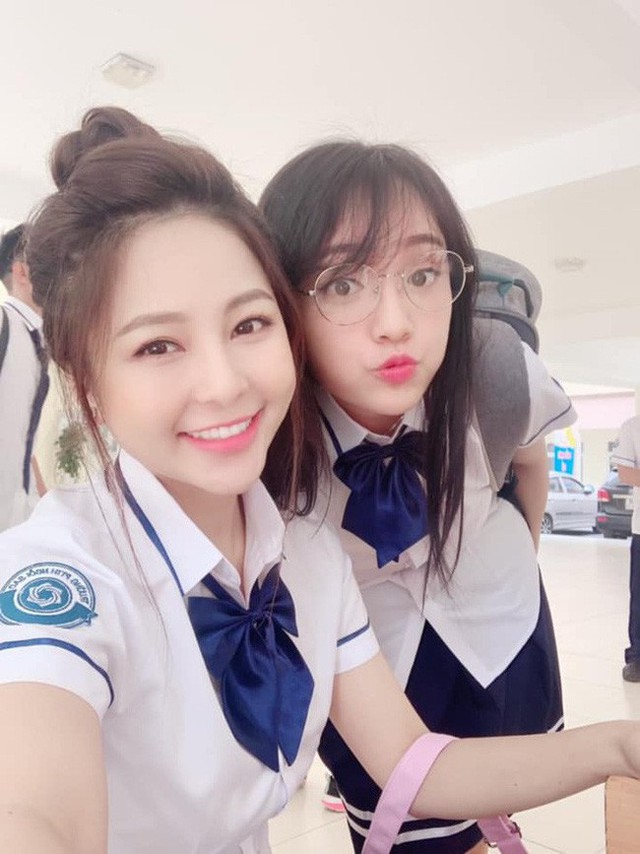 Hotgirl Trâm Anh và nhà sản xuất kiêm diễn viên Nhật Thủy Idol.