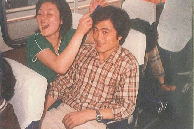 Tình yêu của vợ chồng Tổng thống Hàn nảy nở từ những năm tháng sinh viên.