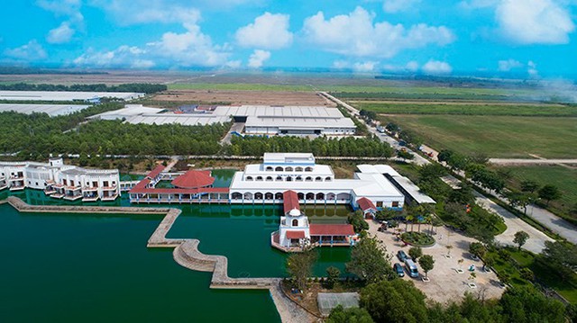 “Resort” bò sữa Tây Ninh vừa được khánh thành với diện tích 685 ha, quy mô 8.000 bò, bê và tổng kinh phí đầu tư trên 1.200 tỷ đồng
