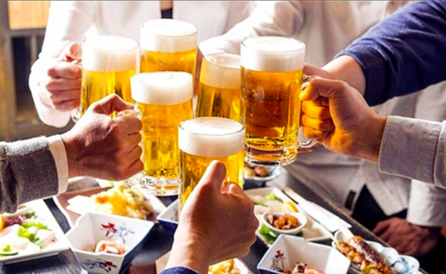
Người Việt tốn 300 đô la mỗi năm cho bia rượu, gấp 3 lần chi phí cho y tế
