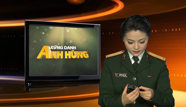 MC Ngọc Anh trước giờ l&ecirc;n s&oacute;ng.