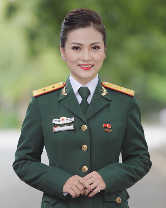Ngọc Anh l&agrave; MC của k&ecirc;nh truyền h&igrave;nh Quốc ph&ograve;ng Việt Nam được 6 năm.