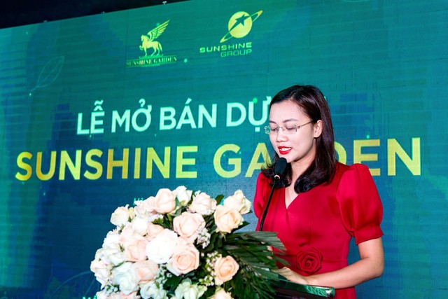 Bà Dương Thị Thu Hiền phát biểu tại Lễ mở bán dự án Sunshine Garden.